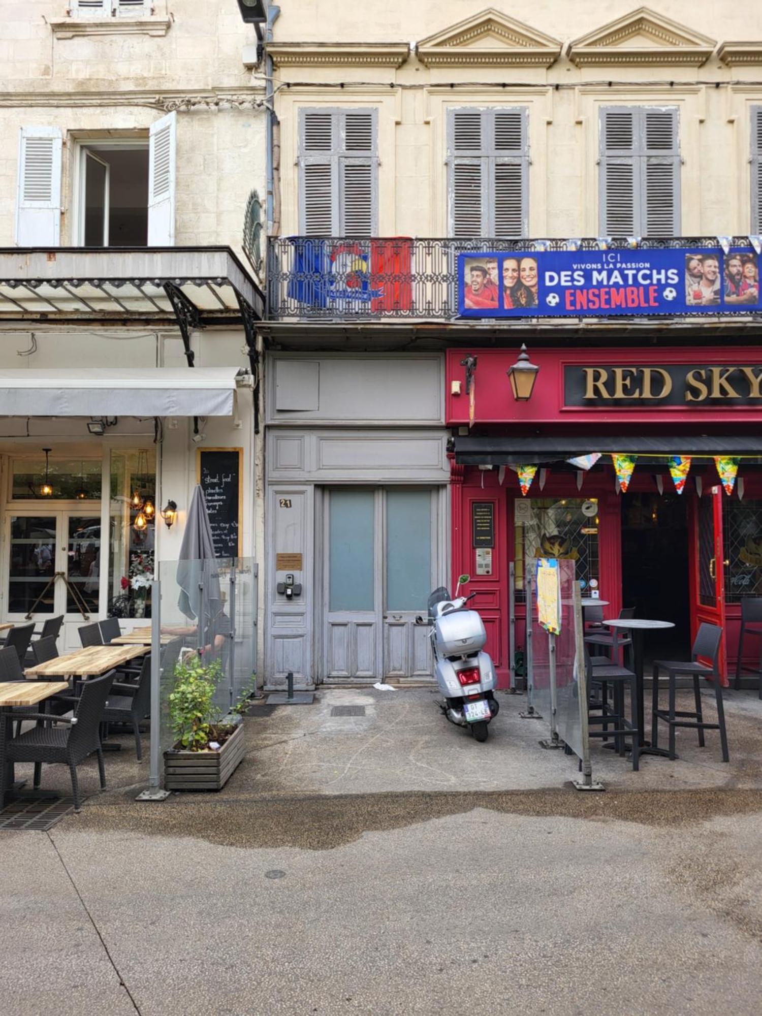 2 Pieces Avignon Intramuros Place Pie Экстерьер фото